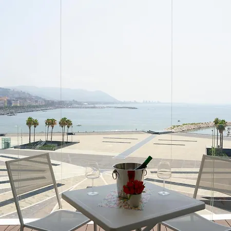 Crescent Moon Σαλέρνο