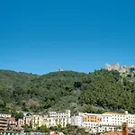 Crescent Moon Bed & Breakfast 4*