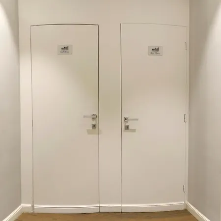 Crescent Moon فندق مبيت وإفطار ساليرنو