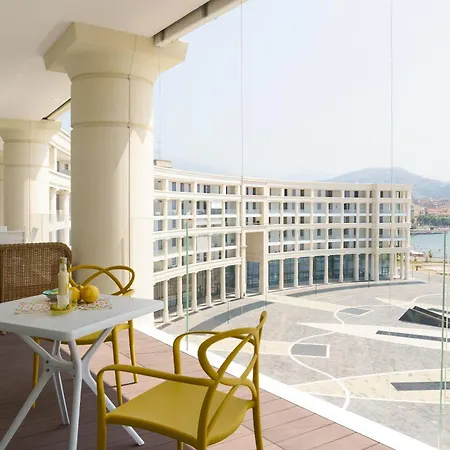 Crescent Moon 萨莱诺