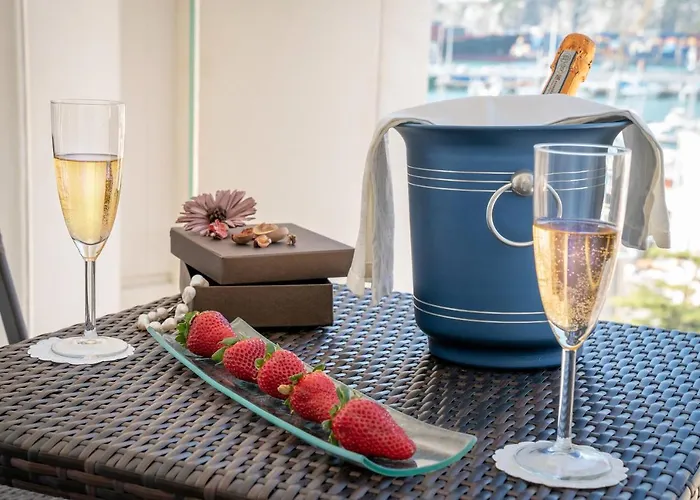 Crescent Moon Bed & Breakfast 4*