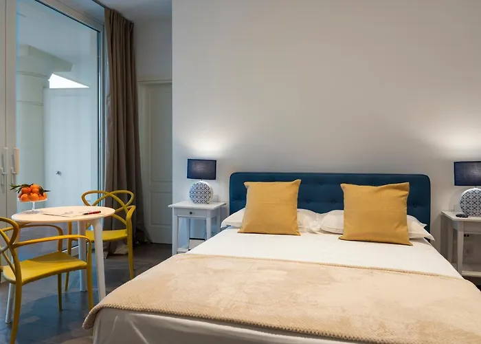 Crescent Moon Bed & Breakfast 4*