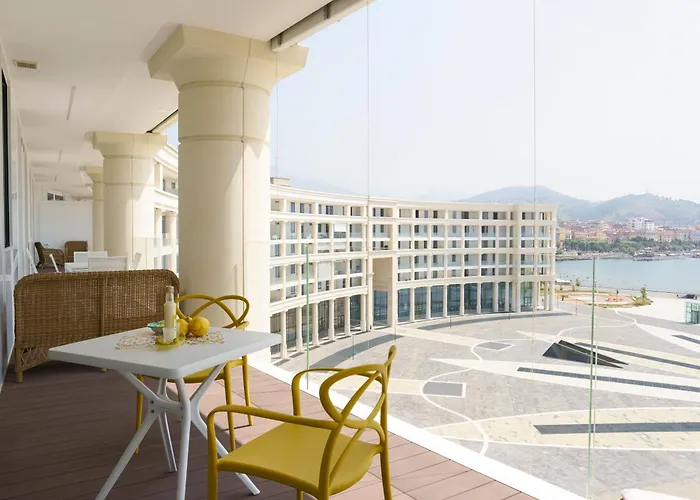 Crescent Moon Salerno